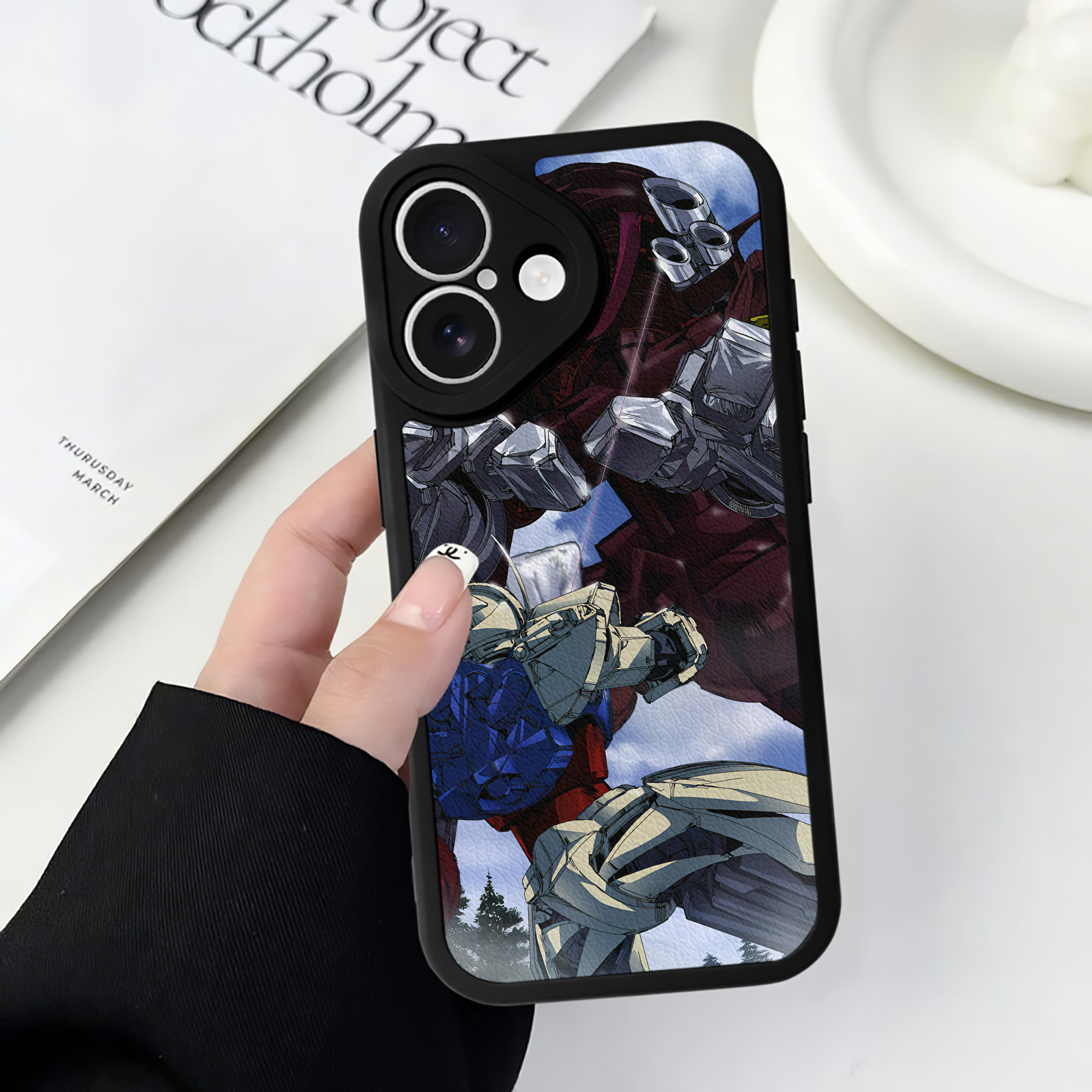 （画像用） 機動戦士ガンダム Mobile Suit Gundam 【iPhone 16シリーズ対応】シリコンスマホケース（レザー調） 材質：シリコン
